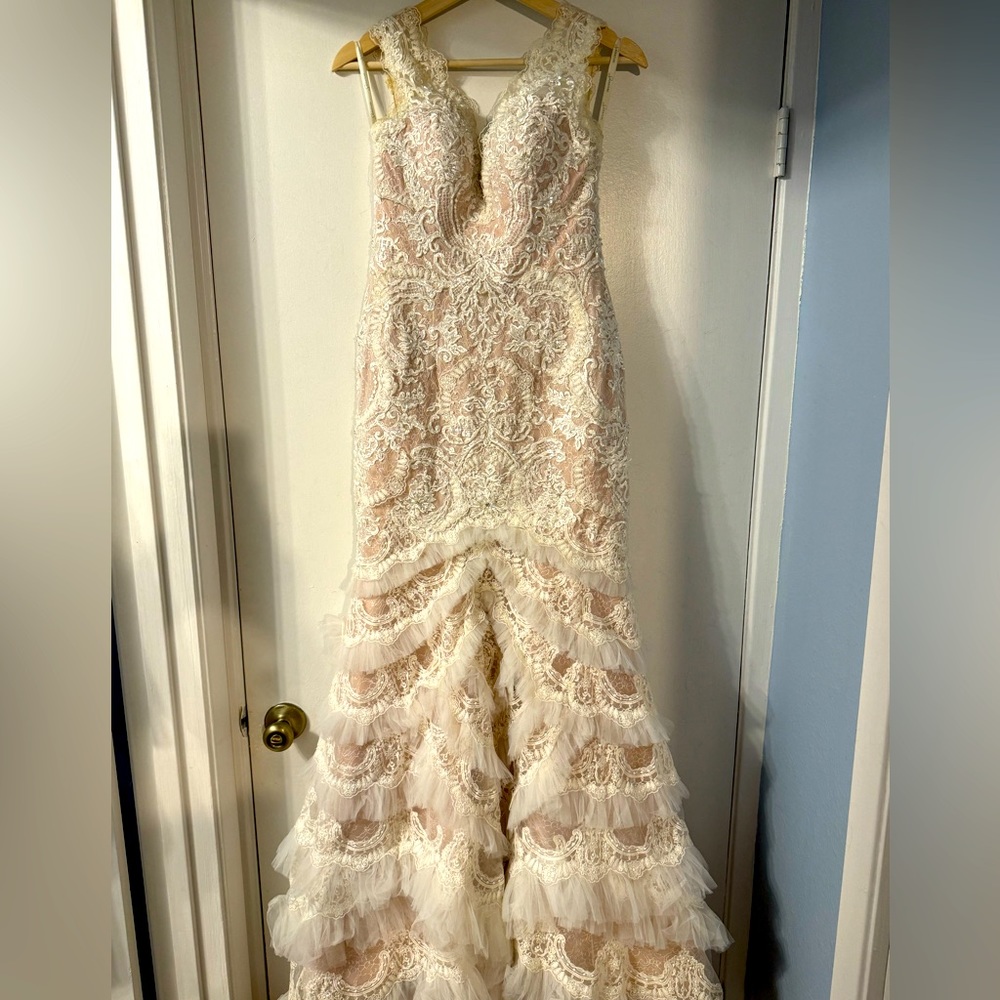 Galina Signature Wedding Dress